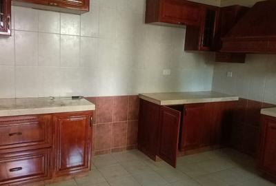 5 Bed Townhouse with En Suite in Lavington