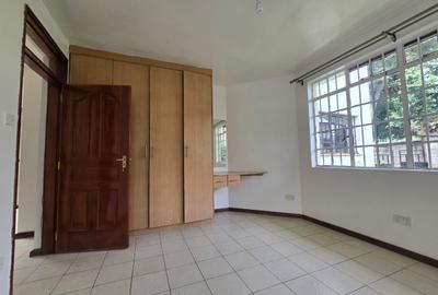 4 Bed House with En Suite in Spring Valley