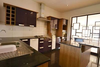 4 Bed Apartment with En Suite at Brookside Drive
