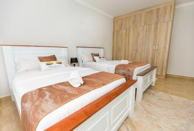 Serviced 3 Bed Apartment with En Suite at Rose Avenue - 2