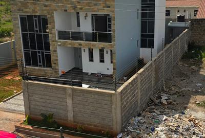 5 Bed Townhouse with En Suite at Kamakis - 2