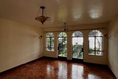 5 Bed Townhouse with En Suite at Riverside Drive - 4