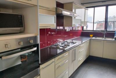 3 Bed Apartment with En Suite in Westlands Area - 2