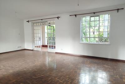 3 Bed Apartment with En Suite in Muthaiga