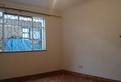 Commercial Property with Parking in Lavington