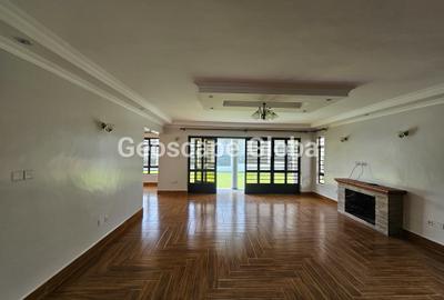 5 Bed House with En Suite in Runda - 2