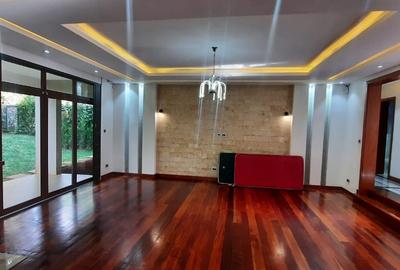 4 Bed Townhouse with En Suite at Lavington - 4