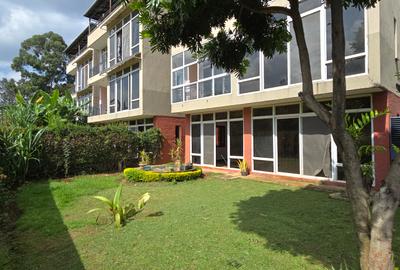 5 Bed Townhouse with En Suite at Convent Drive