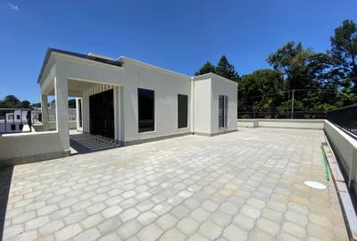 5 Bed Townhouse with En Suite in Loresho