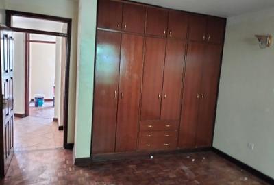 5 Bed Townhouse with En Suite in Lavington