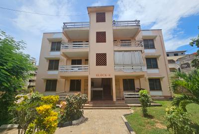 2 Bed Apartment with Swimming Pool at Mntangani
