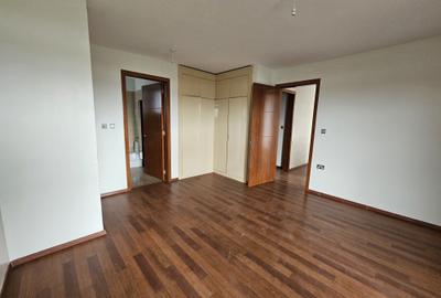 3 Bed Apartment with En Suite in Westlands Area - 3