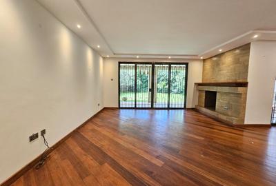 5 Bed Villa with En Suite in Lavington