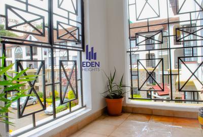 3 Bed Apartment with En Suite in Valley Arcade - 4