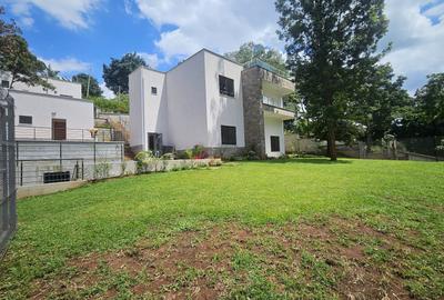 5 Bed House with En Suite in Loresho