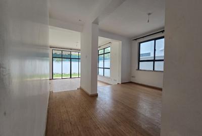 5 Bed Townhouse with En Suite in Lavington - 4