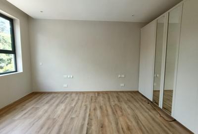 5 Bed Townhouse with En Suite in Lavington - 3