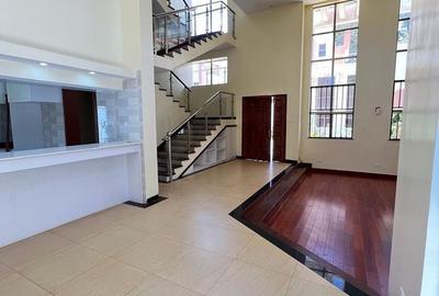 5 Bed Townhouse with En Suite in Lavington