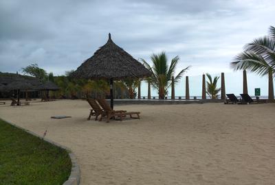 Serviced 1 Bed Apartment with En Suite at Kikambala