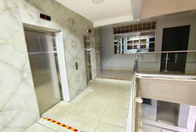 4 Bed Apartment with Gym in Parklands - 2