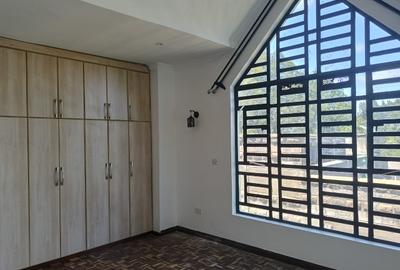 4 Bed House with En Suite at Runda