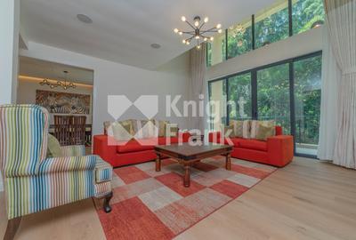 5 Bed Townhouse with En Suite in Redhill - 3