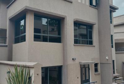 5 Bed Townhouse with En Suite in Lavington