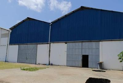 38,000 ft² Warehouse with Service Charge Included at Miritini