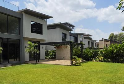 4 Bed Villa with En Suite at Tara Road - 2