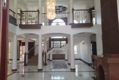 5 Bed House with En Suite in Nyari