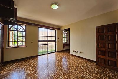 5 Bed Townhouse with En Suite in Lavington - 4