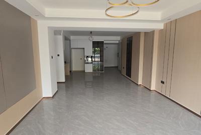 3 Bed Apartment with En Suite in Riverside