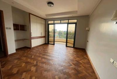 4 Bed Apartment with En Suite at Riverside - 2