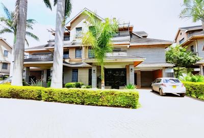 5 Bed Townhouse with En Suite in Westlands Area