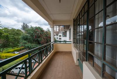 3 Bed Apartment with En Suite in Lavington