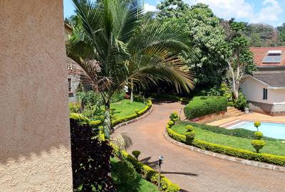 Furnished 2 Bed Apartment with En Suite in Rosslyn