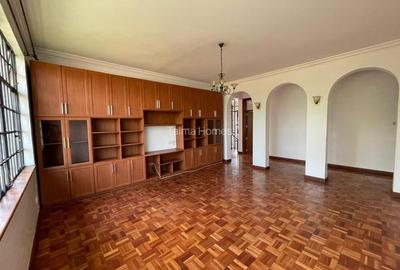 4 Bed Townhouse with En Suite at Lavington - 4