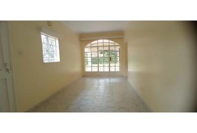 3 Bed House with En Suite in Lavington