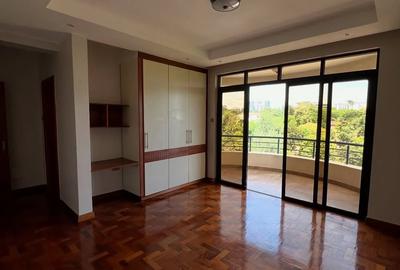 4 Bed Apartment with En Suite at Riverside Drive - 3