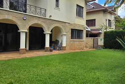 5 Bed Townhouse with En Suite at Lavington Green - 3
