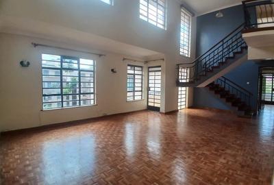 4 Bed Apartment with En Suite in Kilimani - 4