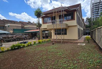 5 Bed Townhouse with En Suite at Lavington Green - 3