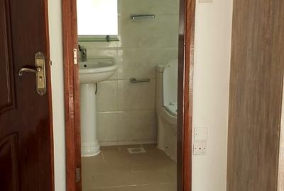 3 Bed Apartment with En Suite in Lavington