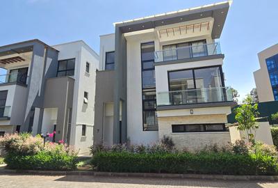 5 Bed Townhouse with En Suite at Lavington Green - 2