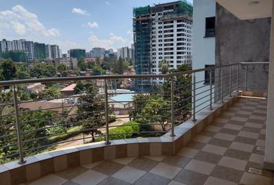 4 Bed Apartment with En Suite in Parklands - 2