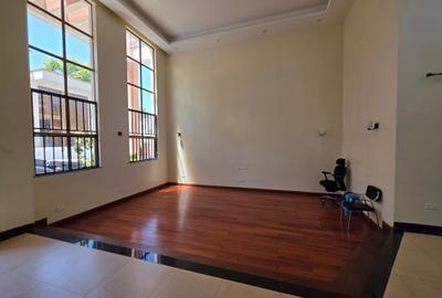 5 Bed Villa with En Suite at Chalbi Drive