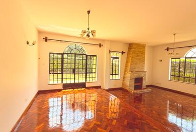 5 Bed Townhouse with En Suite in Kitisuru - 3