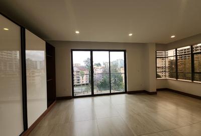 3 Bed Apartment with En Suite in Westlands Area - 2