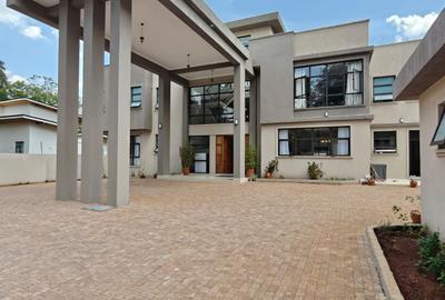 5 Bed Villa with En Suite in Karen