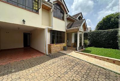 5 Bed Townhouse with En Suite in Lavington - 3